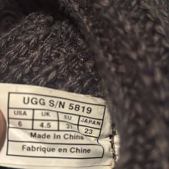 UGG- Classic Cardy Boot size 6 - Picture 6 of 7